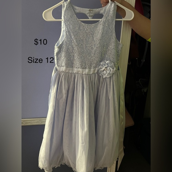Girls dresses sizes 6,7,8,and12.A variety of colors - Picture 6 of 7